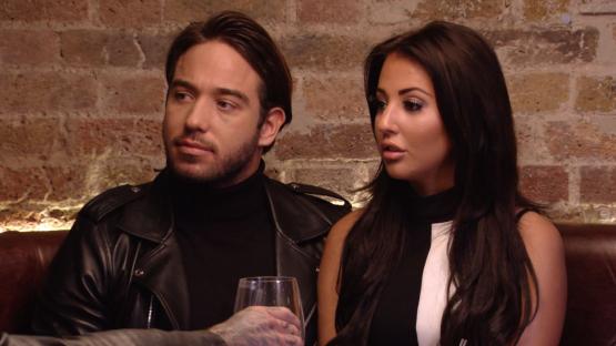 Yazmin Oukhellou has angered a number of The Only Way Is Essex fans after appearing to conform to gender stereotypes. The TOWIE star recently moved in with co-star and partner James Locke, and on Wednesday's episode (September 20), the couple could be seen dividing up their chores or not. Because Yazmin seemed keen on doing them all herself. Indeed, while discussing their household duties, Yaz shared her belief that mopping