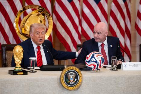 Donald Trump and Gianni Infantino at a White House meeting about the 2026 FIFA World Cup.
