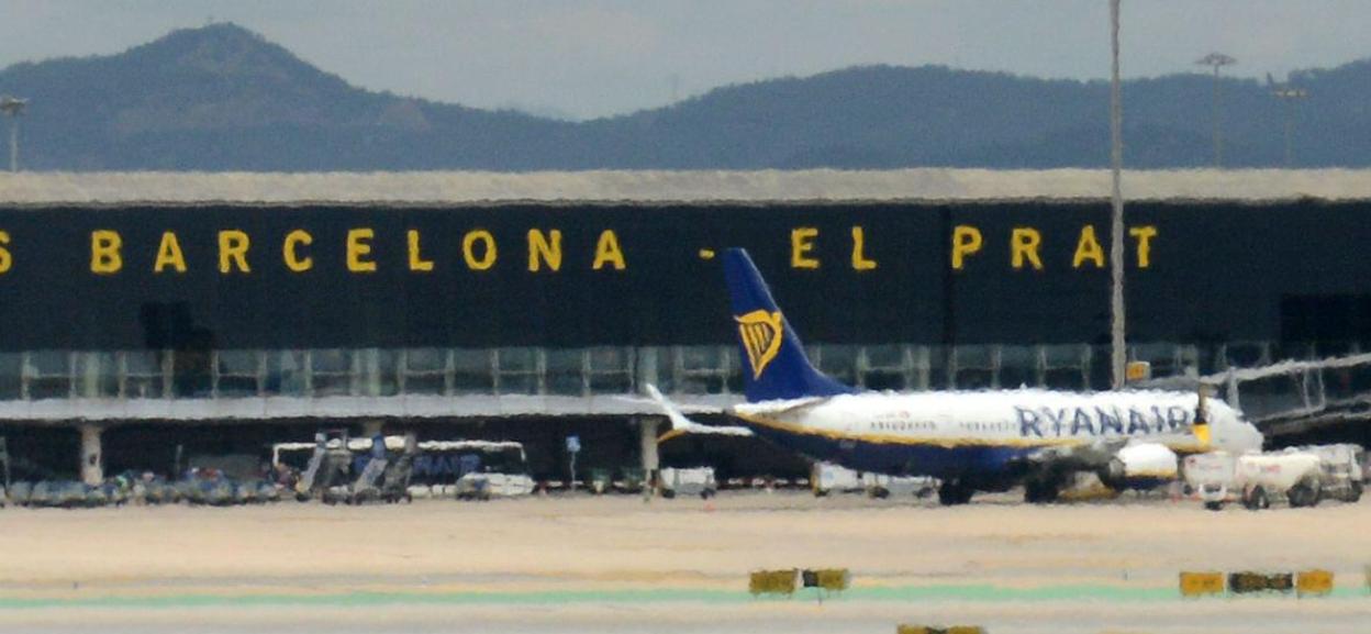 Ryanair plane at Barcelona-El Prat Airport.
