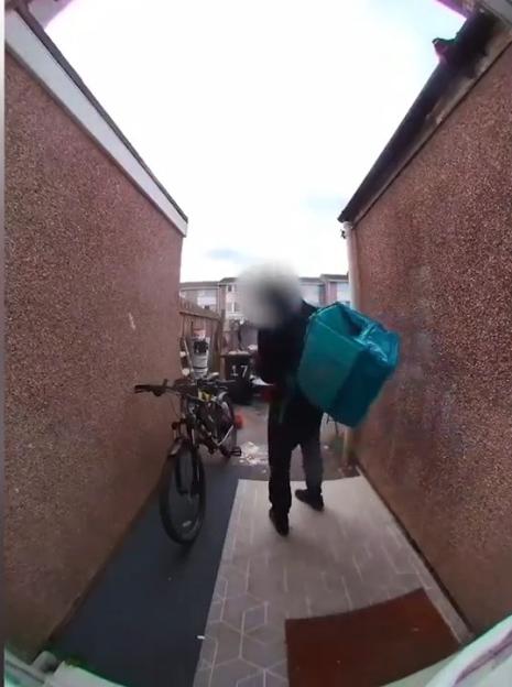 Deliveroo driver faking food delivery.