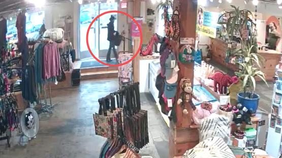 Heartbreaking footage of Gene Hackman’s wife Betsy in her last hours alive as she shops for groceries while wearing mask