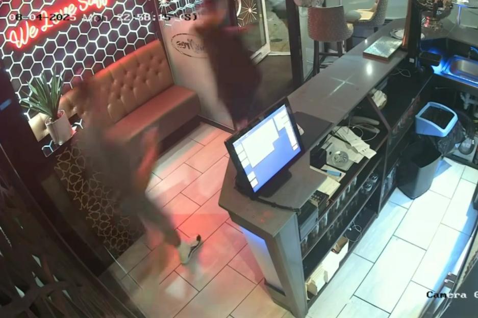 Shocking moment dine and dashers run out of restaurant after racking up £200 bill before staff give chase