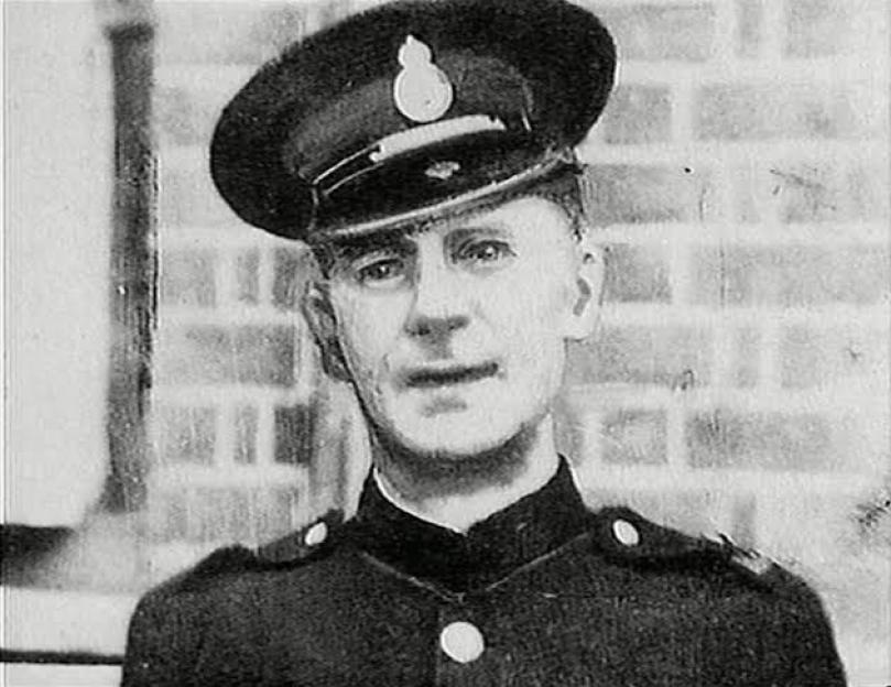 Black and white photo of John Christie, a serial killer.