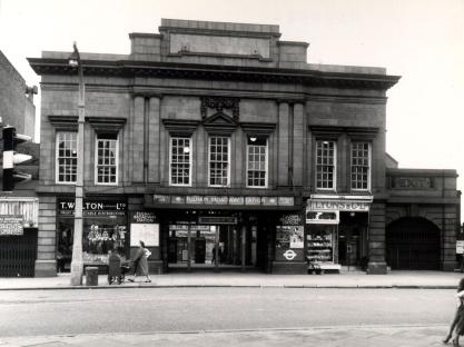 Black and white photo of Fulham Broadway Station.