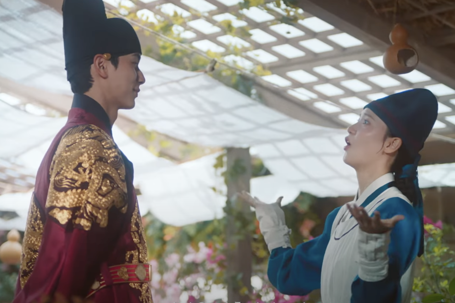 Watch: Lim Yoona Is Determined To Make Lee Chae Min Fall For Her Cooking In “Bon Appétit, Your Majesty” Teasers