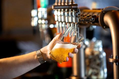 Beloved pub to close doors for last time TODAY as locals share heartbreak