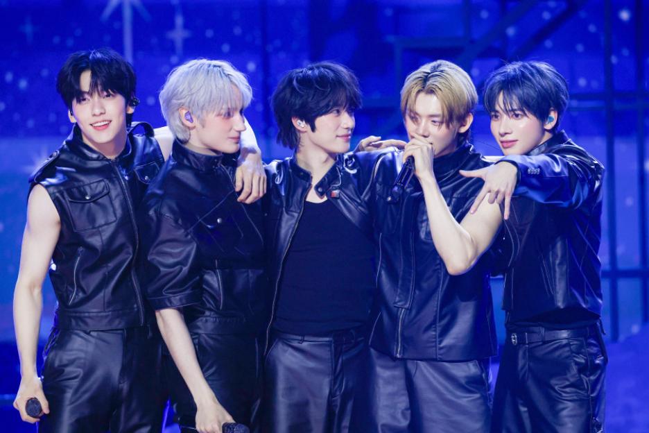 All 5 TXT Members Renew Contracts With BIGHIT MUSIC