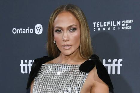 Jennifer Lopez sued for $300,000 for posting her photos without permission
