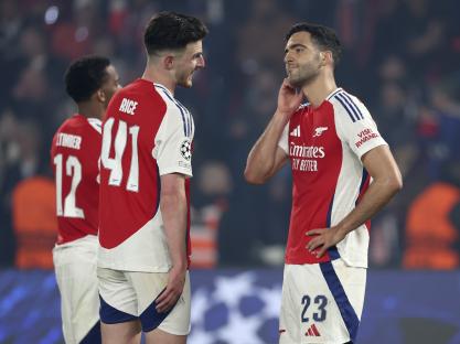 Declan Rice and Mikel Merino of Arsenal looking dejected.