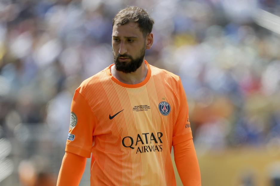 Gianluigi Donnarumma of Paris Saint-Germain looking dejected at the FIFA Club World Cup final.