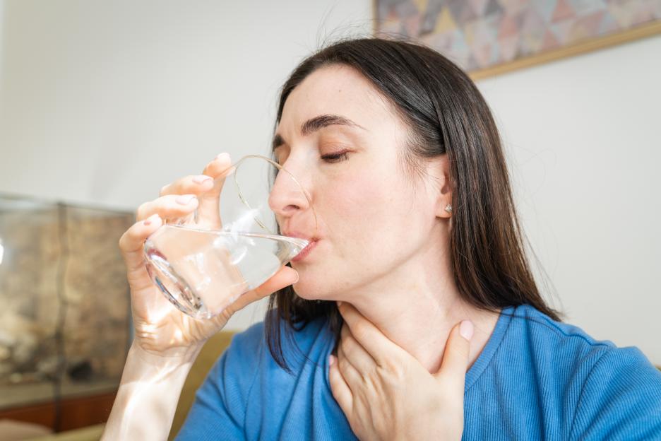 Is your hoarse voice a sign of the new Covid ‘Stratus’ variant? The 12 symptoms spreading now