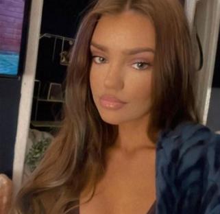 Photo of Chloe Haynes.