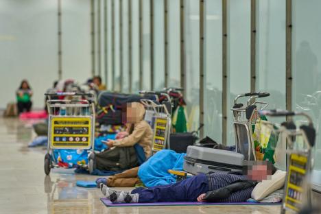 Warning for Brits over bedbugs and fleas at top Spanish tourist airports as they’re overrun by homeless camps