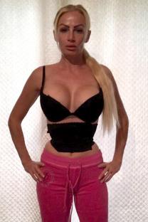 Woman with a 21-inch waist wearing a waist trainer.