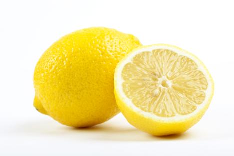 Whole lemon and a lemon half.