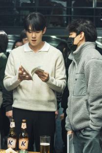 “Resident Playbook” Cast Warms Hearts Behind The Scenes With Special Cameos From “Hospital Playlist” Stars 5