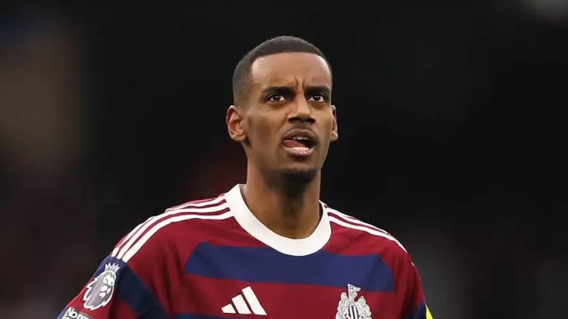 Transfer: Isak’s career at Newcastle over as 4 clubs battle for Man Utd’s Hojlund cover image