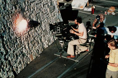 Behind-the-scenes photo of the filming of Star Wars.
