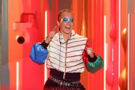 The real meaning behind JoJo Siwa’s ’48 hours’ promise to Chris Hughes revealed as pair are grilled over ‘relationship’