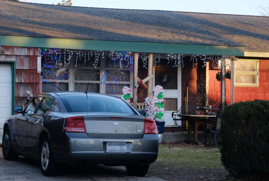 *** Shot for The US Sun ***, EXCLUSIVE: Gvs of Gilgo beach killer Rex Heurmann and Asa Ellerups Christmas decorated Long Island, NYC home. Pictured December 21, 2023, Photo: Colin MacFarlane (NO BYLINE), Credit: Abesea Images for The US Sun, OK TO REUSE, OK TO SYNDICATE, NO RESTRICTIONS