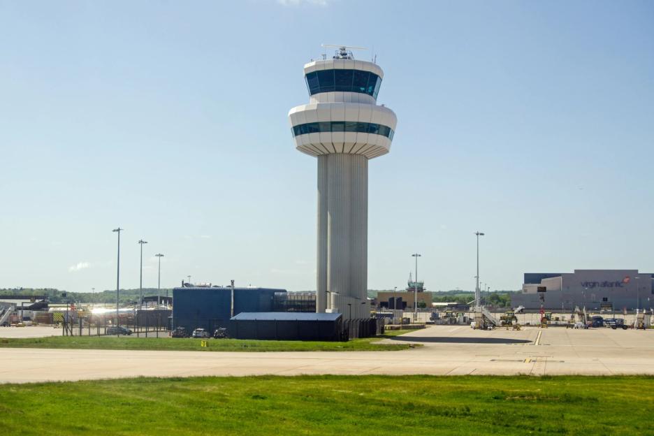 All flights grounded at multiple major UK airports over ‘radar failure’ as holidaymakers are left ‘stranded’