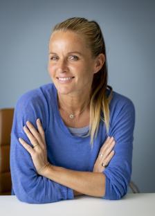 Portrait of Davinia Taylor.