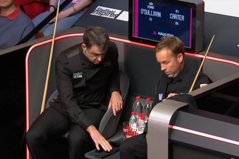 Ronnie O’Sullivan’s ‘unusual’ gesture to rival Ali Carter spotted live on BBC in grudge World Snooker Championship match