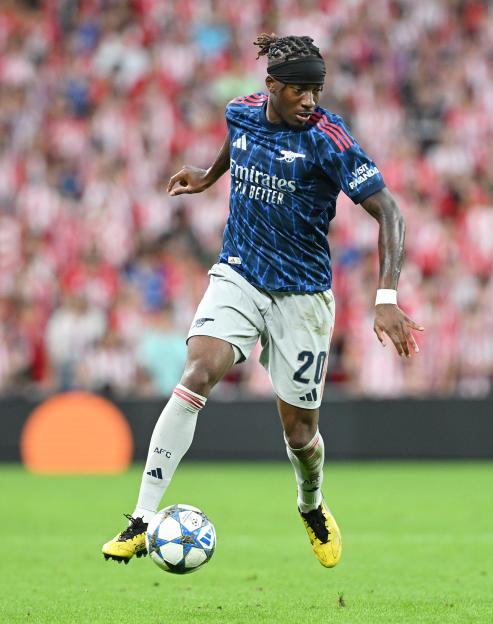 Noni Madueke of Arsenal controls the ball.
