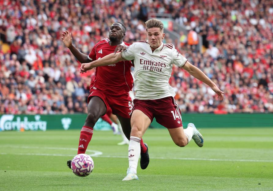 Viktor Gyokeres of Arsenal in action during a soccer match.