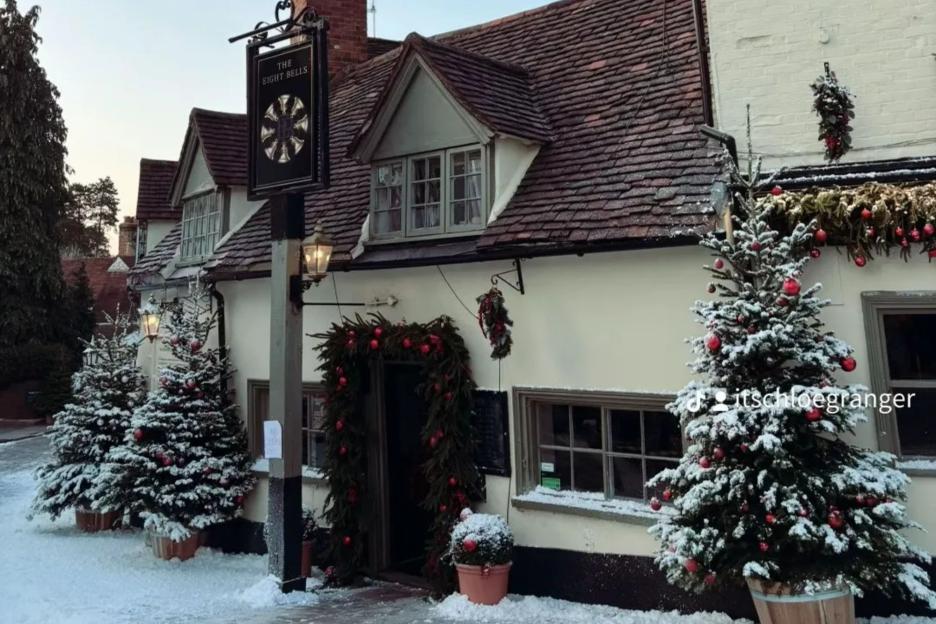 M&S filmed their Xmas ad in my village during the August heatwave.. the pub never looked so good, do you recognise it?
