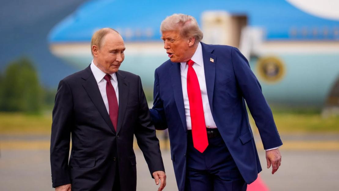 Lip reader reveals Putin’s pledge to Trump and Don’s advice after leaders landed in Alaska for showdown