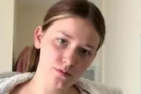 Hateful trolls say my post-baby tummy is the ‘reason they’re never having kids’ – yes I have loose skin but it’s so mean