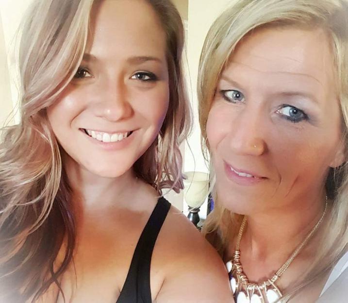 Cheryl Simmons with her daughter, Julie Williamson.