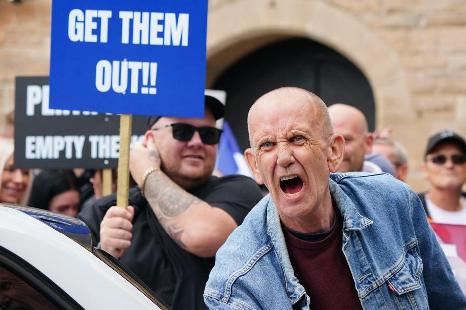 Demonstrators clash with cops as migrant protests erupt across the UK after landmark Epping ruling