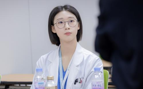 “Resident Playbook” Stars Say Goodbye + Thank Viewers Ahead Of Tonight's Finale 4