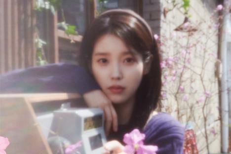 Watch: IU Announces Comeback Date With 1st Teasers For “Flower Bookmark 3”