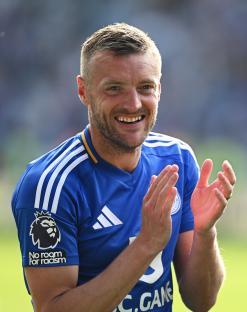 Jamie Vardy of Leicester City applauding fans.