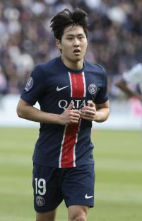Lee Kang-in of PSG in a soccer uniform.