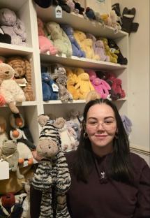 Frankie Day with her jellycats. Supplied by Frankie Day