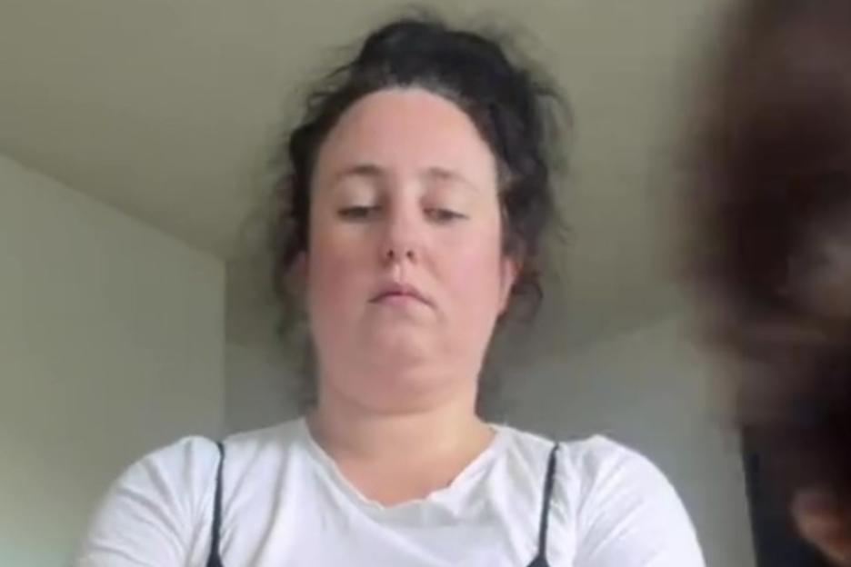 Single mum shares budget dinner to save cash – but viewers are left feeling sick after noticing two ‘triggering’ details