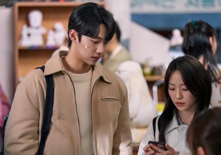 Roh Jeong Eui&#8217;s Ex-Boyfriend Makes Unpleasant Return In &#8220;Crushology 101&#8221; 3