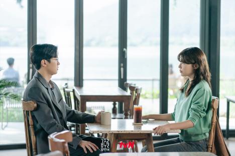 Sooyoung And Gong Myoung Are Former Drinking Buddies Who Drifted Apart In New Drama &#8220;Second Shot At Love&#8221; 3