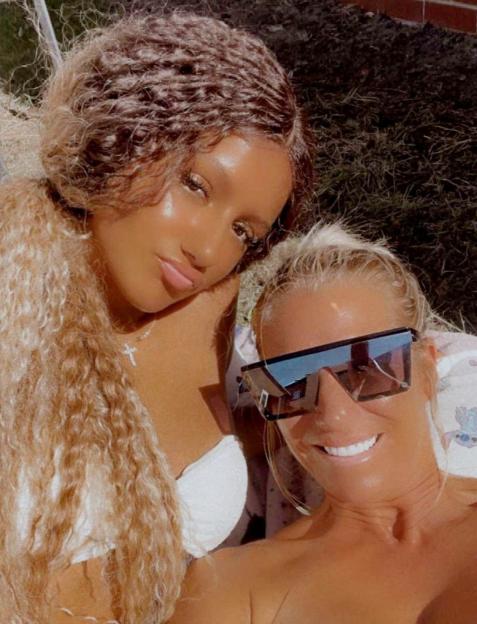 Yas Labidi and her mother, Natasha Labidi.