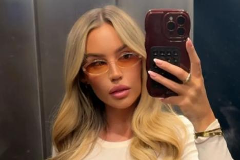 Love Island’s Samantha parties with Towie cast after it’s revealed she’s secretly dating Pete Wicks