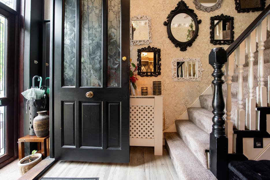 6 second-hand items interior designers love to add character to your home & you can find them in a charity shop from 50p