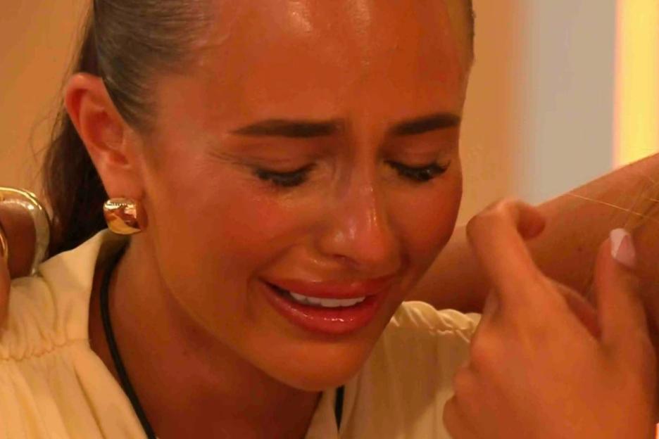 Love Island fans demand boy is axed from the villa after ‘disgusting’ sex move