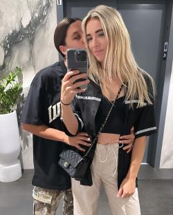 Kristie Mewis and Sam Kerr taking a selfie.
