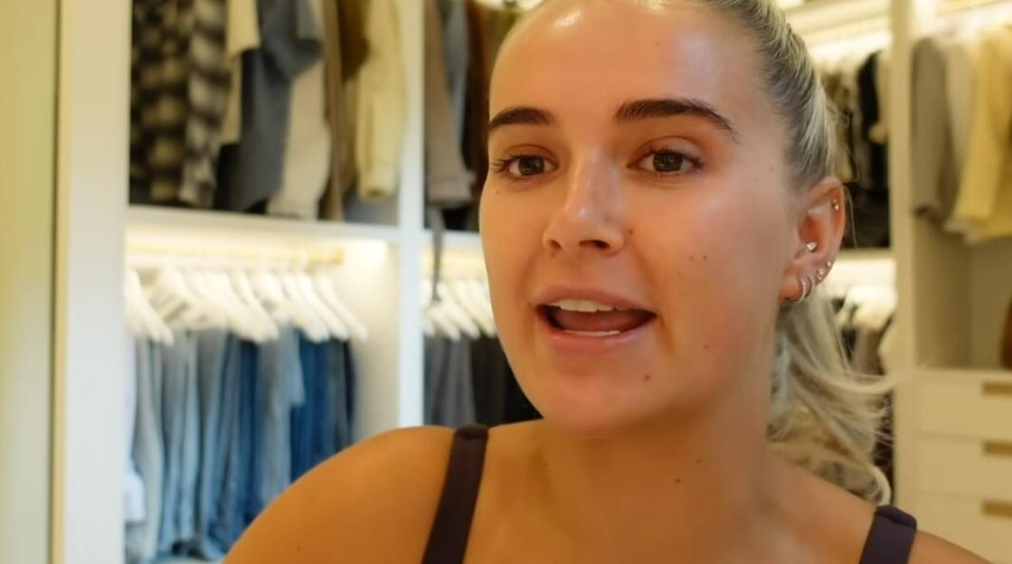 Molly Mae shares ‘horror’ pic with ‘no neck and chin’ that she begged photographer to delete as she reveals weight loss