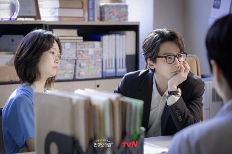 “Resident Playbook” Cast Warms Hearts Behind The Scenes With Special Cameos From “Hospital Playlist” Stars 7