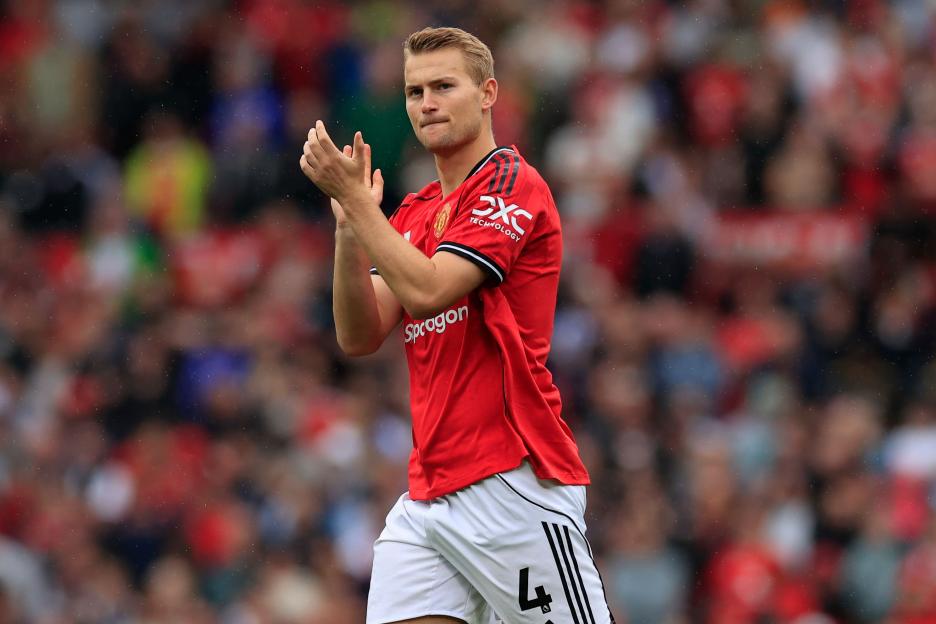 Matthijs de Ligt of Manchester United applauding fans.